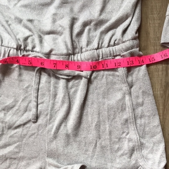 soft knit long sleeves La Vie En Rose romper with dandelion print on front - Picture 5 of 10